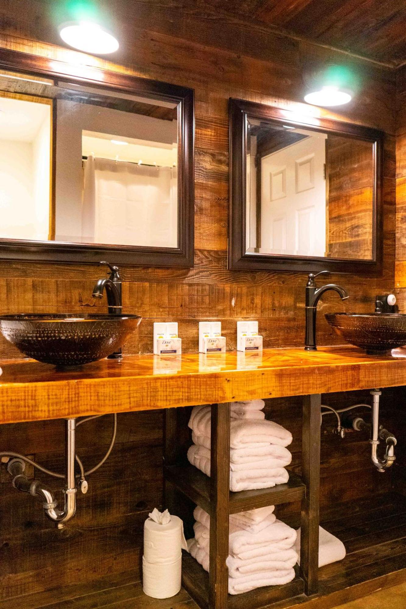 Miners Suite-Centrally Located In Shaver Lake Bagian luar foto
